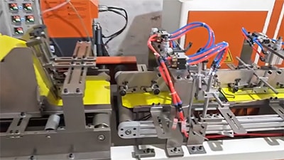 Máquina para hacer trampas adhesivas para ratas totalmente automática